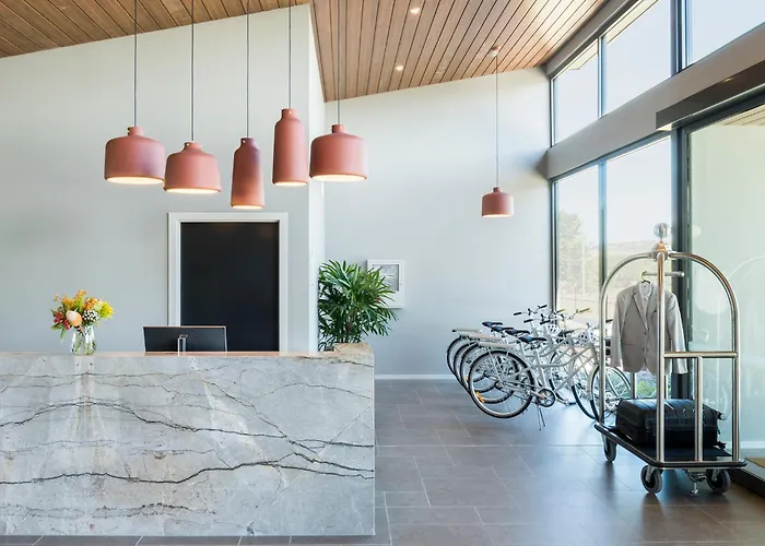 Jugiong Hotels