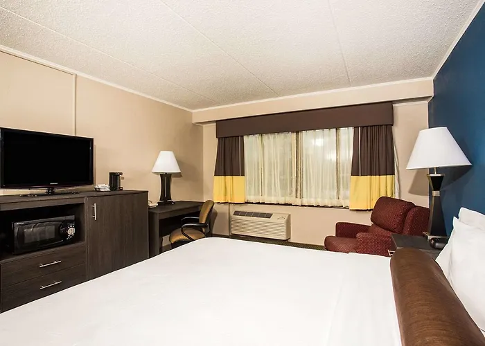 Baymont By Wyndham Appleton Hotel