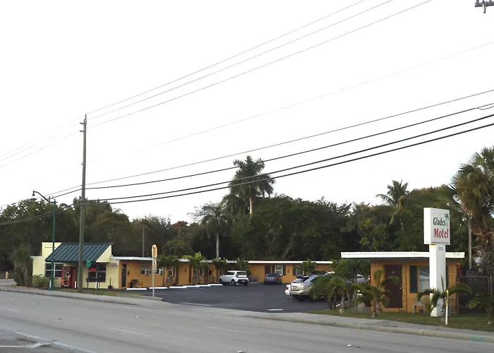 Glades Motel - Naples