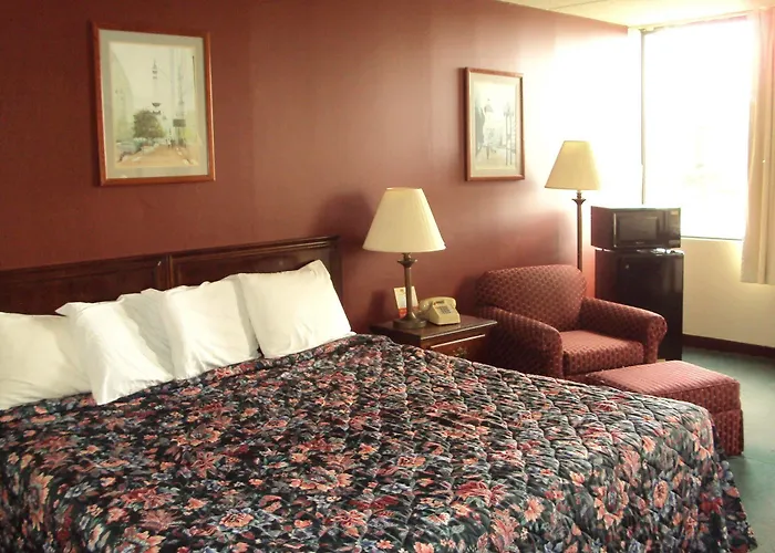 Red Carpet Inn Fanta Suites Hotel Greenwood