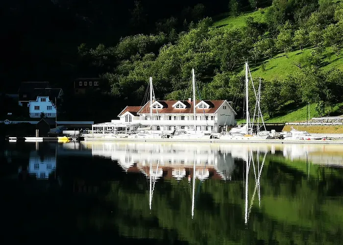 Flam Hotels