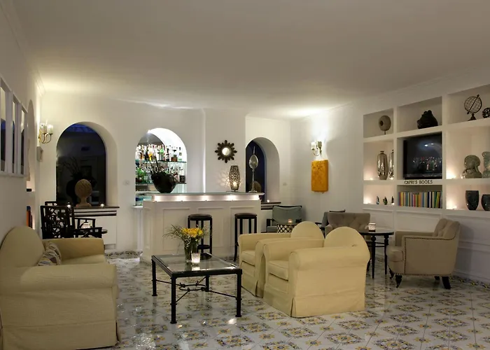 Hotel Canasta Capri