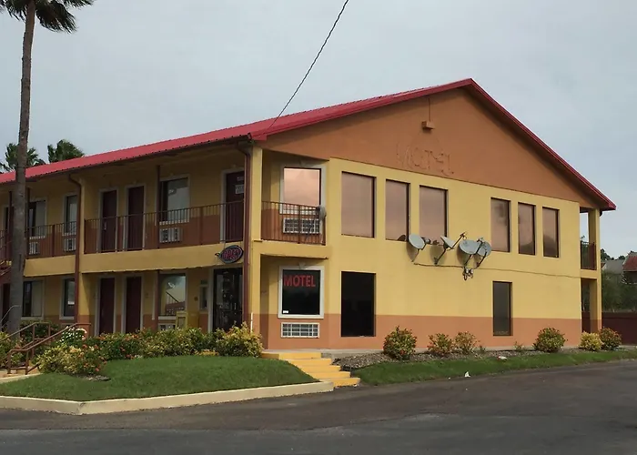 Deluxe Inn Airport McAllen