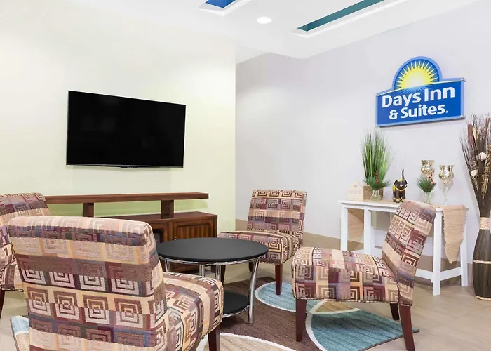 Days Inn & Suites By Wyndham Madisonville