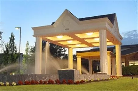 Congress Hotel & Suites Norcross