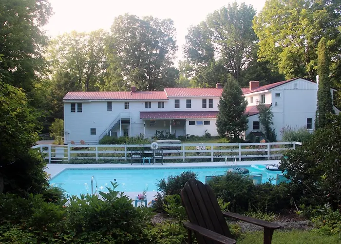 The Buttonwood Inn On Mt. Surprise North Conway