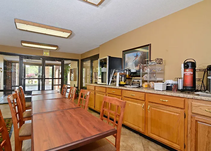 Travelers Inn And Suites Memphis