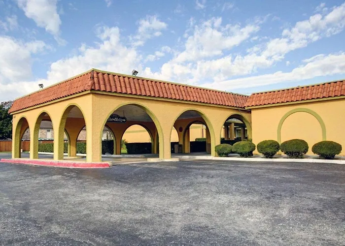 University Inn San Marcos