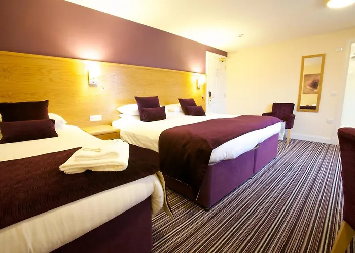 Pierowall Hotels