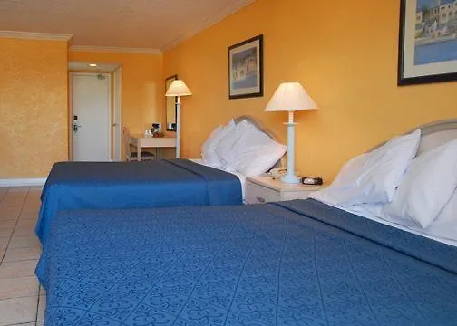 Holiday Inn Express & Suites Nassau