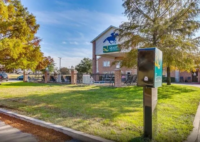 Quality Inn & Suites Fort Worth