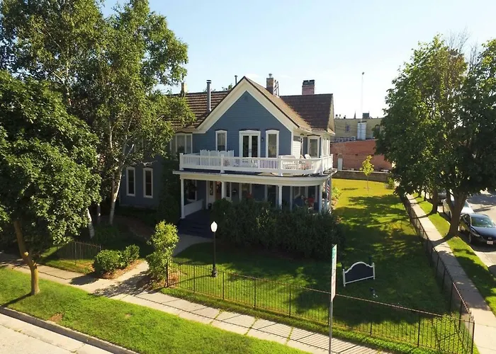 The Wanderlust Hotel Sturgeon Bay