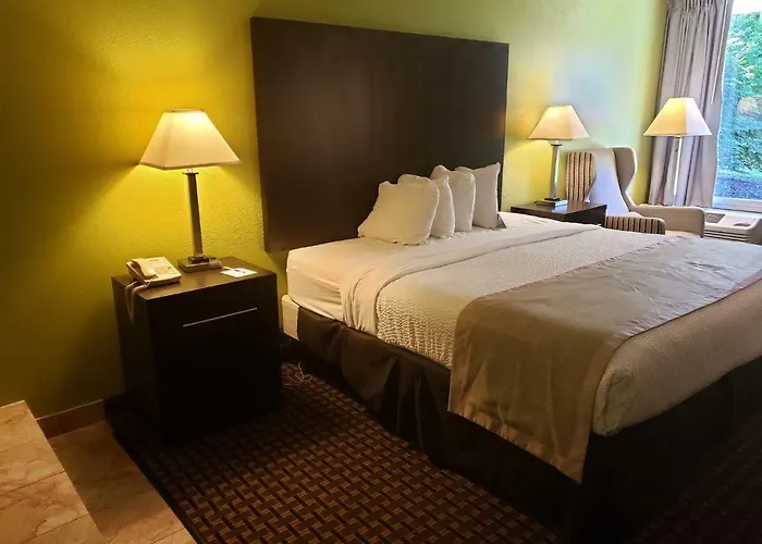 Days Inn By Wyndham Asheville/Mall