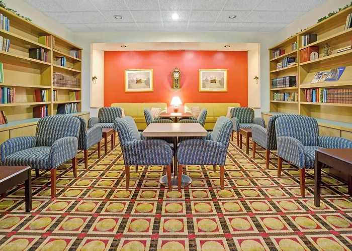 Ramada By Wyndham Englewood Hotel & Suites Centennial