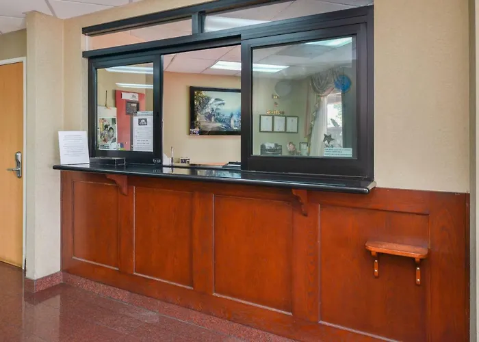 H3 Inn & Suites - Lax Airport - Los Angeles Inglewood