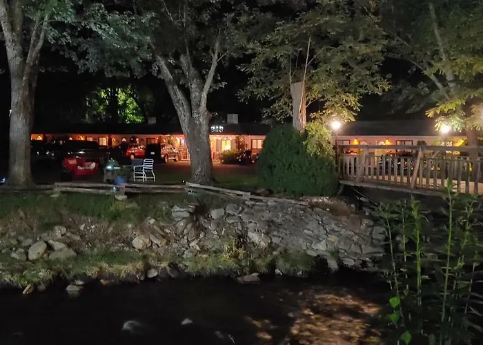 Rolling Brook Inn Maggie Valley