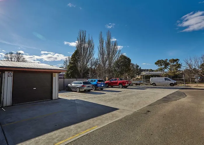 Cooma Hotels