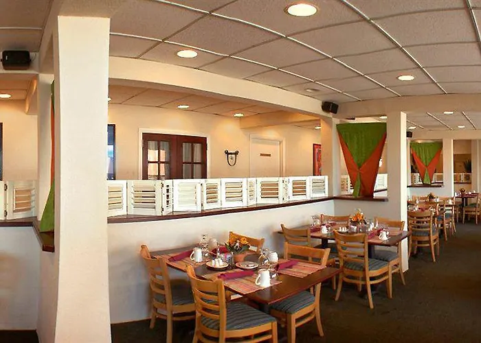 Nassau Palm Hotel