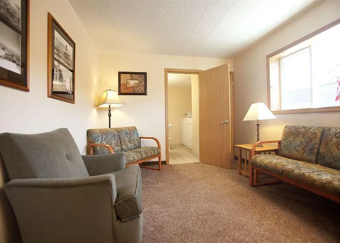 Downtown Duluth Inn