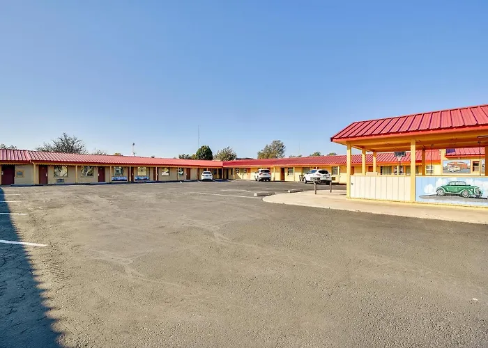 Route 66 Inn Shamrock