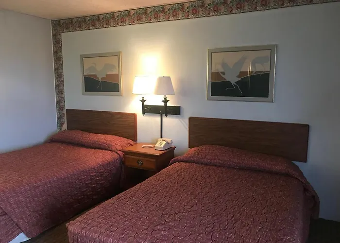 Tyler Inn & Suites