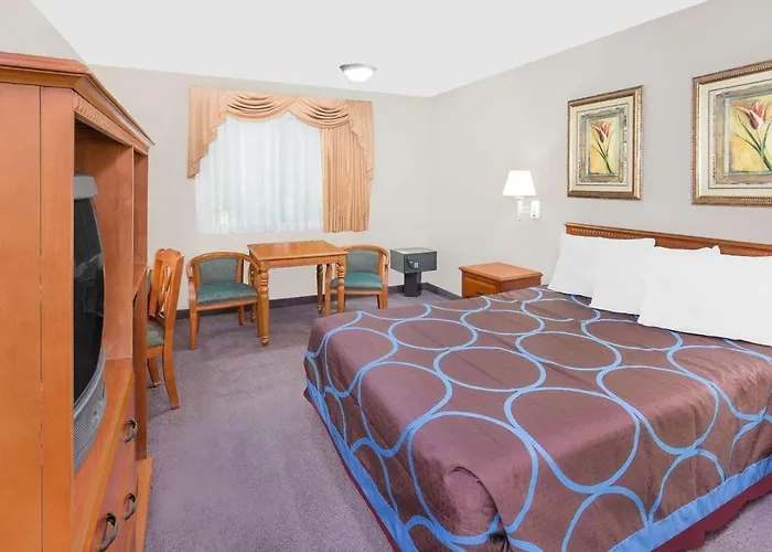 Super 8 By Wyndham Ashland Motel