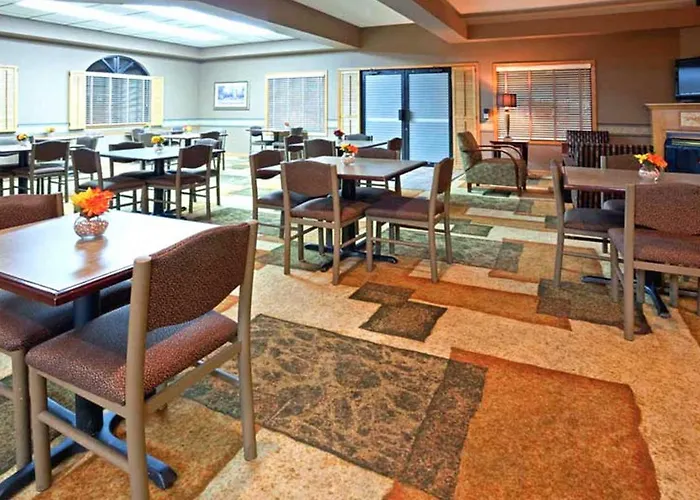 Norwood Inn & Suites Eagan St Paul & Mall Of America