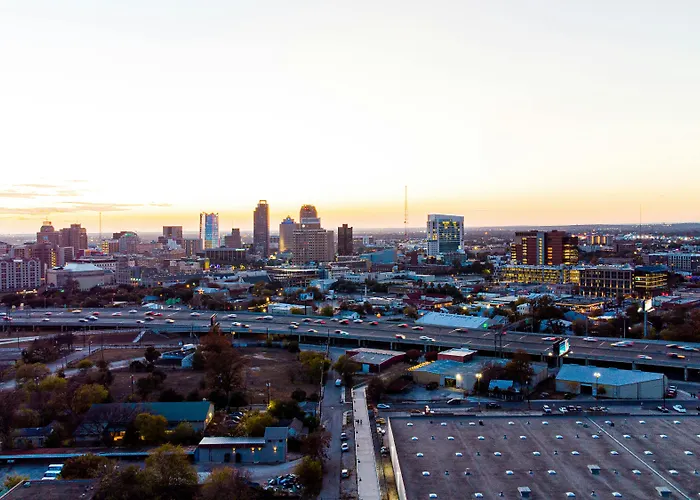 Super 8 By Wyndham San Antonio Near Seaworld Ingram Park Hotel